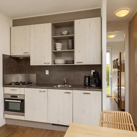 Dom wakacyjny Single Storey With Dishwasher, 1 Km From The